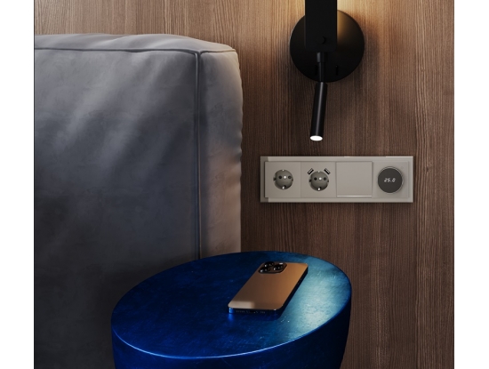 Розетка VLS040403 со стекянной рамкой